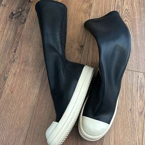 Calf boot sneaker